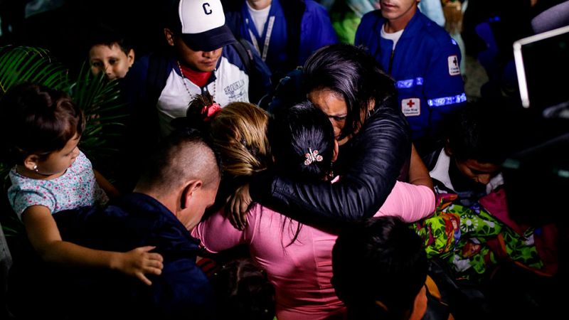 Ecuador sigue volcado en ayudar a los afectados por el terremoto, que deja ya más 600 muertos