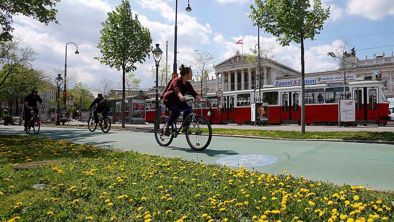 Austria vota a su presidente en unos comicios que miden el auge ultranacionalista