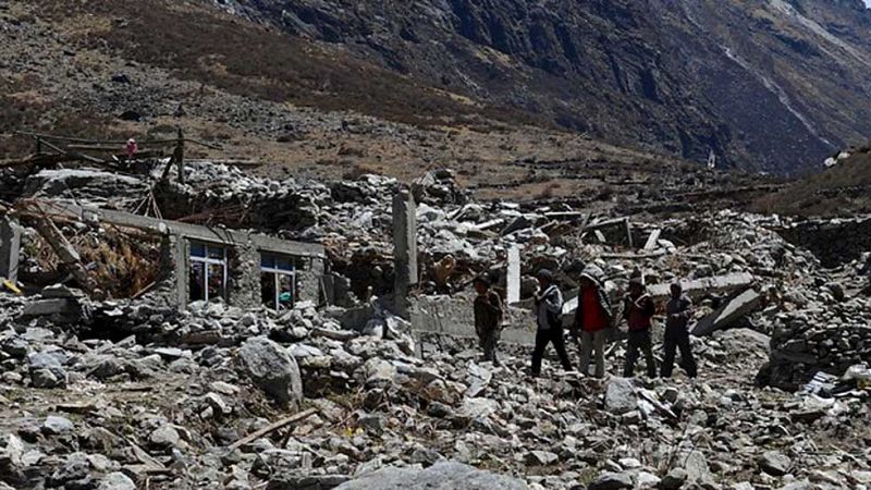 El antes y el después del terremoto en Nepal