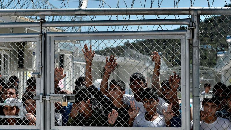 Revuelta de un grupo de migrantes en el campo de detención de la isla de Lesbos