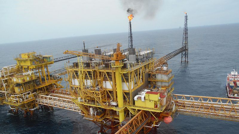 El Banco Mundial prevé una recuperación del petróleo en 2016 por una anticipada disminución del exceso de oferta