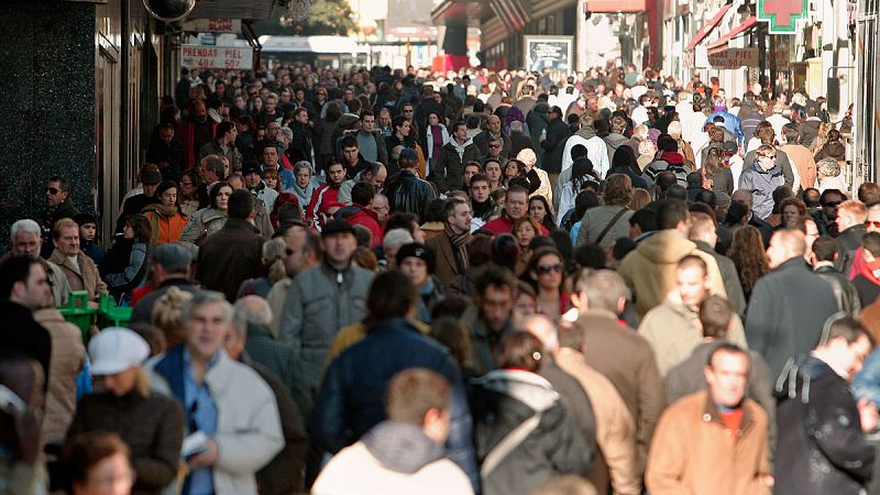 La población española desciende un 2,7% por cuarto año consecutivo debido a salida de extranjeros