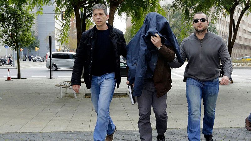 El juez vuelve a dejar en libertad con cargos al exprofesor de los Maristas acusado de abusos