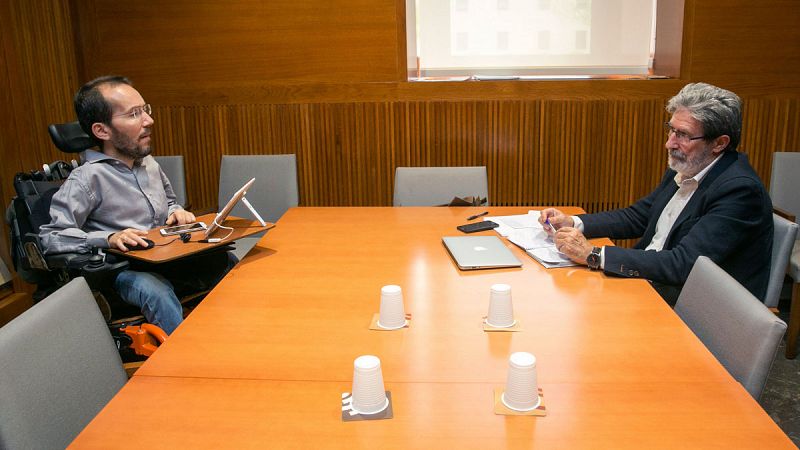 Podemos e IU constatan que hay "puntos importantes" que les separan y trabajarán para "acercar posturas"