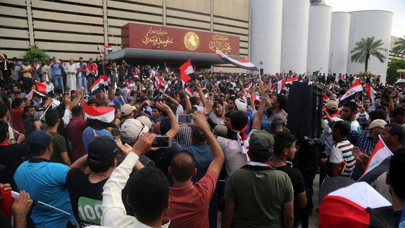 Cientos de manifestantes chiíes irrumpen en la Zona Verde de Bagdad