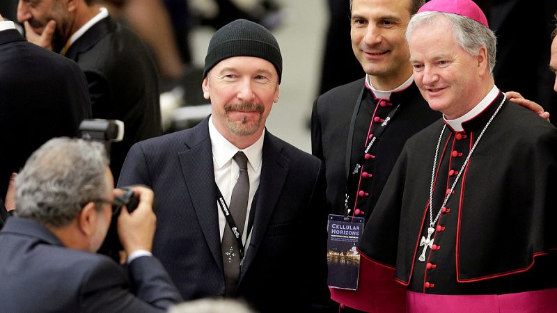 The Edge, el guitarrista de U2, da un concierto en la Capilla Sixtina del Vaticano