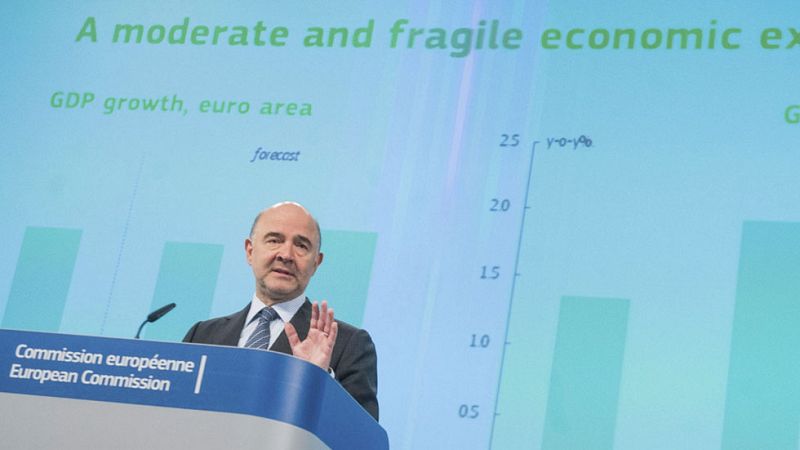 Bruselas empeora la previsión de déficit para España, que no logrará bajar del 3% ni este año ni el que viene