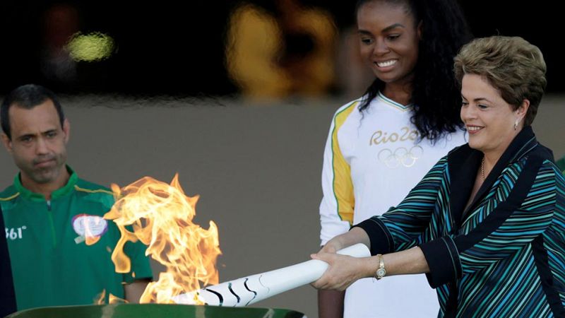 La llama olímpica aterriza en Brasil a 94 días del comienzo de los Juegos