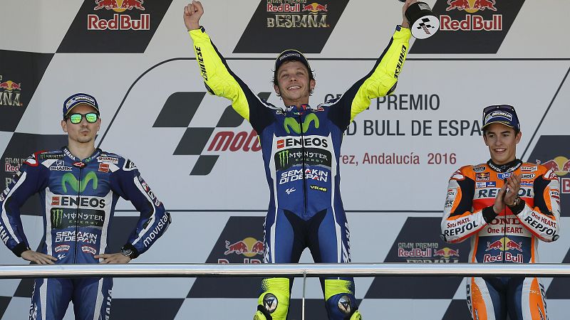 Rossi: "Creo que Yamaha está buscando a un español como sustituto de Lorenzo"