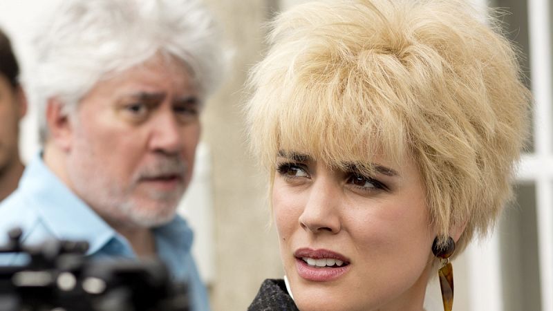 Almodóvar, la única opción española en la lucha de titanes de Cannes