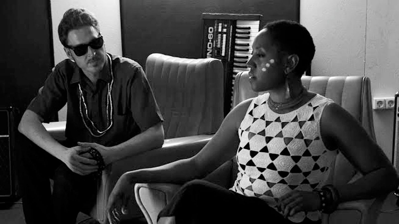 Juno & Darrell - Kalimba Beat