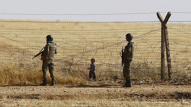 Agentes turcos matan y maltratan a refugiados sirios en la frontera, según HRW