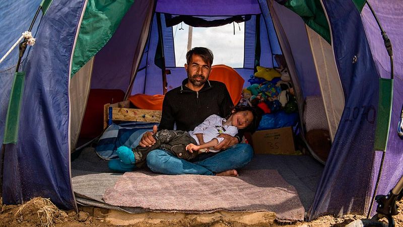 El niño refugiado afgano con parálisis cerebral llega a España para su tratamiento