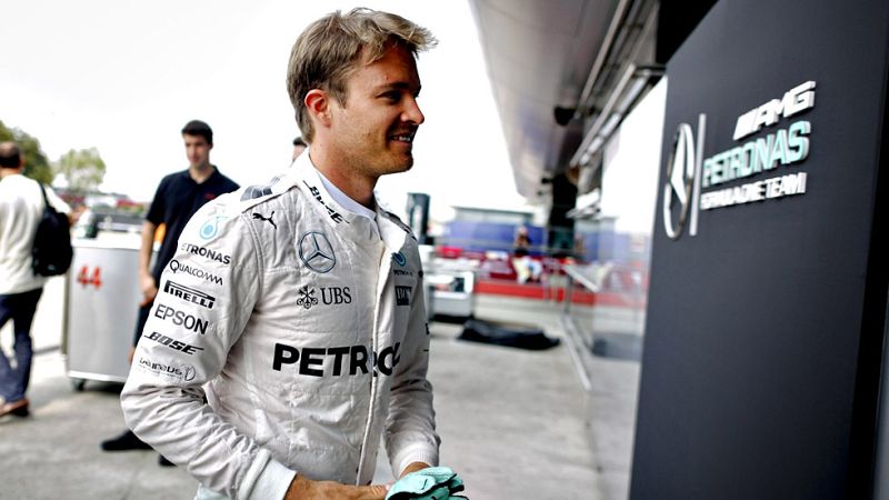Rosberg se exhibe en Montmeló, con Sainz quinto y Alonso séptimo