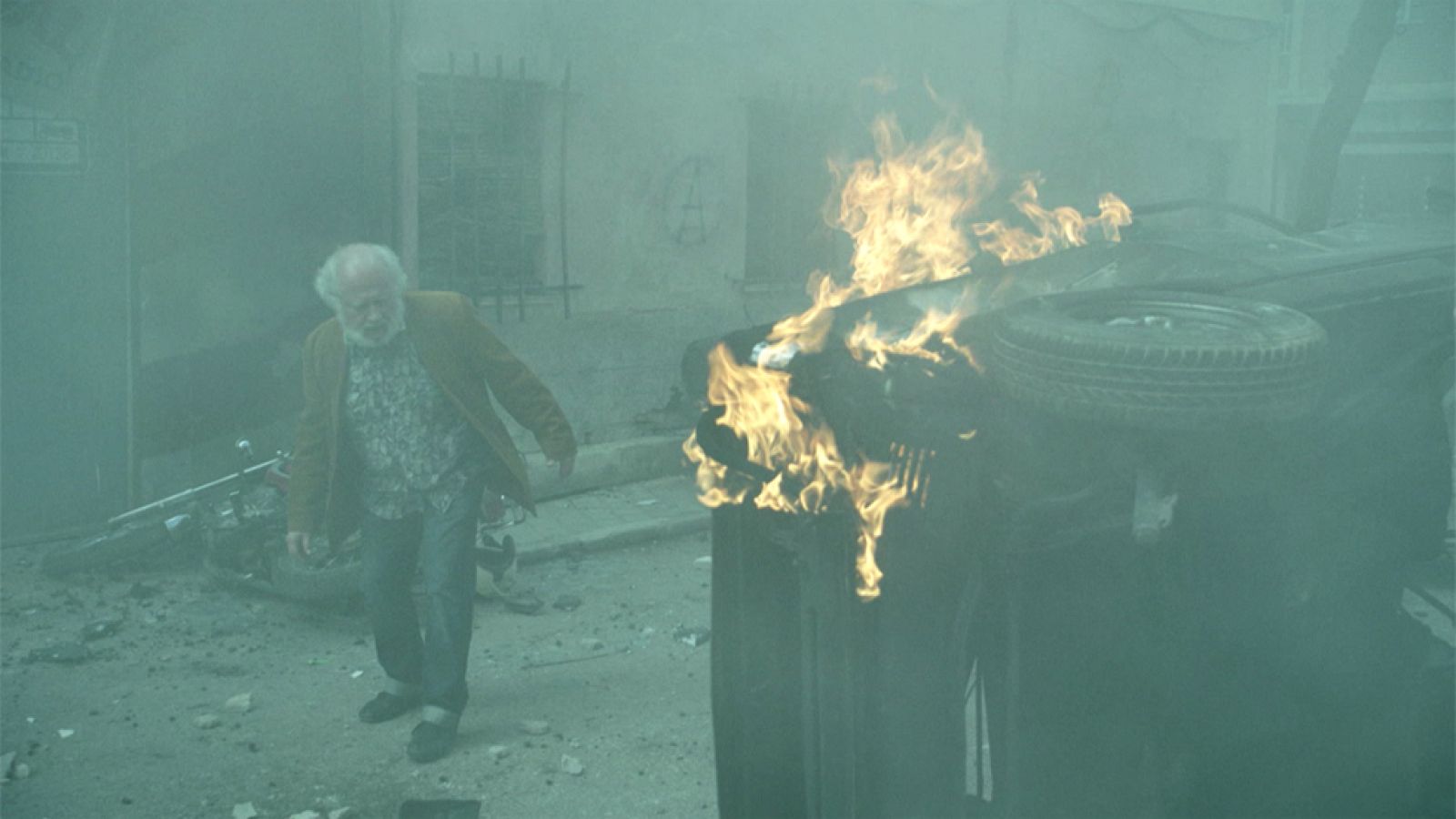 Cuéntame cómo pasó - Estalla un coche bomba en San Genaro