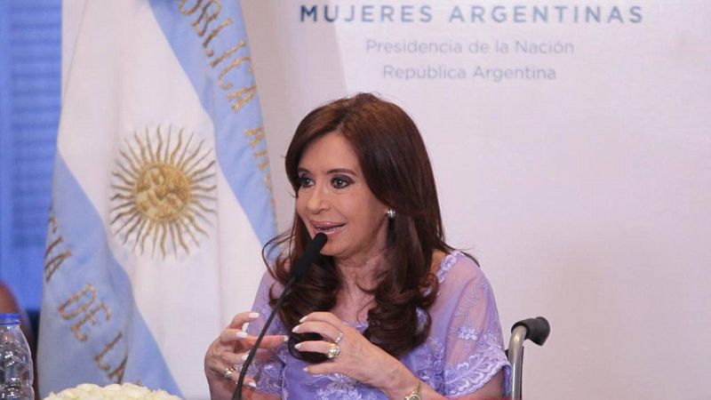 Un fiscal argentino pide investigar por presunto cohecho a Cristina Fernández