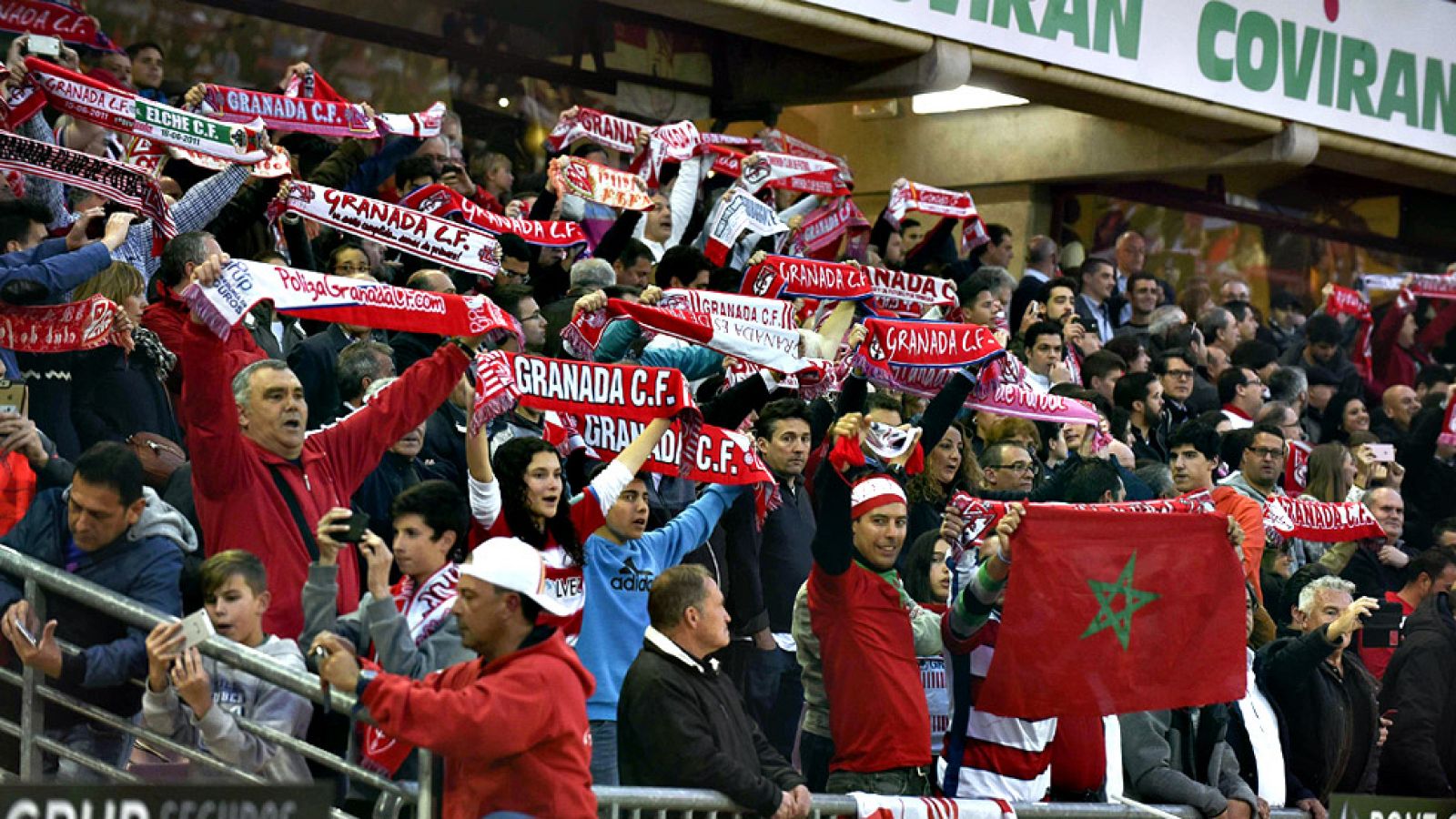 La rúa que el FC Barcelona pensaba organizar mañana sábado por la noche por las calles de la capital catalana si ganaba la Liga finalmente no se celebrará por motivos de seguridad, según ha acordado la entidad azulgrana con el ayuntamiento de la Ciu