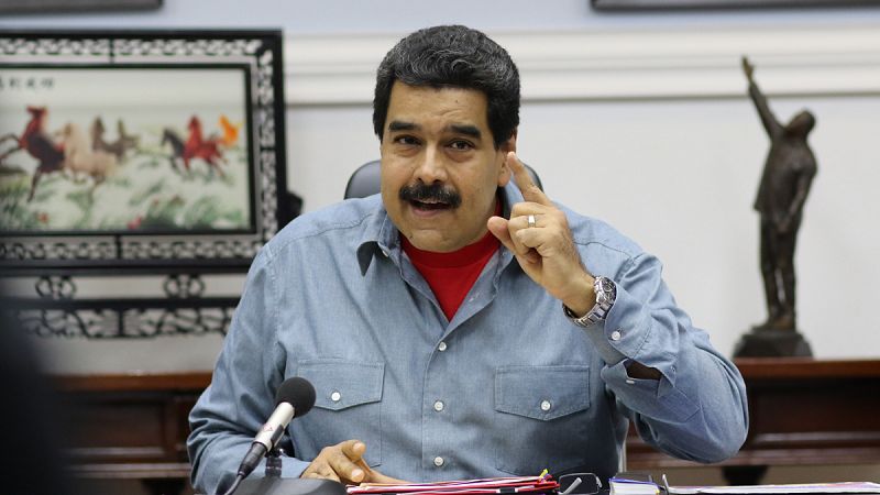 Maduro decreta un estado de excepción y emergencia económica para protegerse contra un "golpe"