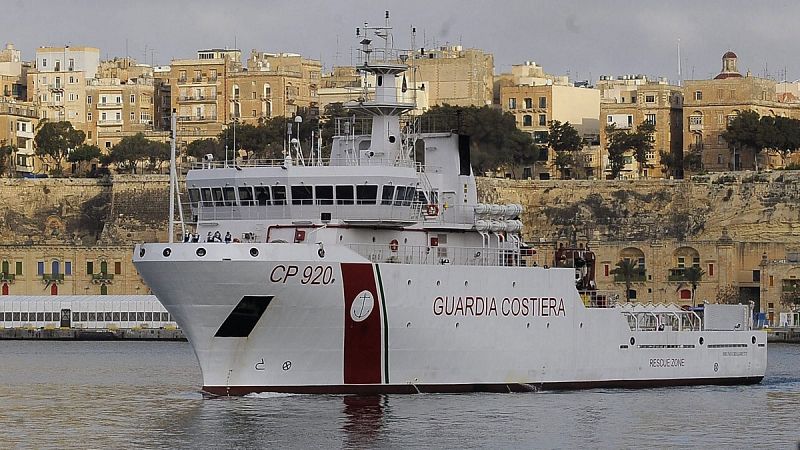 Los guardacostas italianos rescatan a 1.153 personas en varias embarcaciones en el Canal de Sicilia