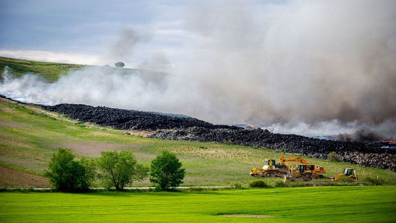 El incendio del vertedero de neumáticos de Seseña se da por extinguido en la zona de Madrid