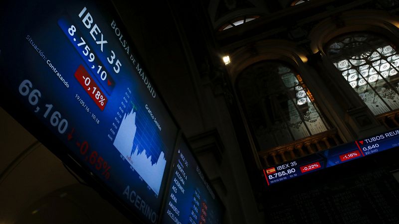 El IBEX 35 baja un 1,14% arrastrado por Wall Street ante la posibilidad de que la Reserva Federal suba tipos en junio