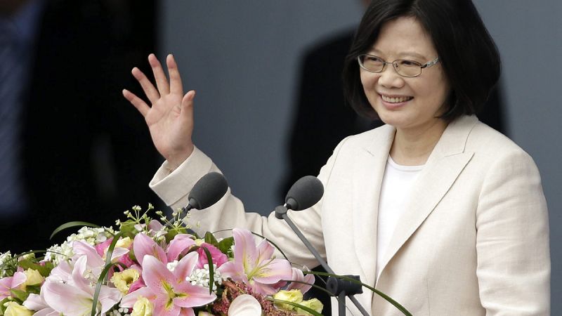 La primera presidenta de Taiwán inicia su acercamiento a China pero no renuncia a la "democracia"