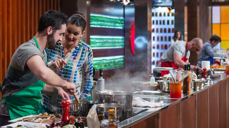 Los aspirantes cocinarn por relevos en una de las noches ms dulces de MasterChef