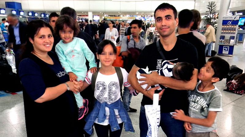 Llega el primer grupo de 20 refugiados desde Grecia e irán a Cataluña, Aragón y Andalucía