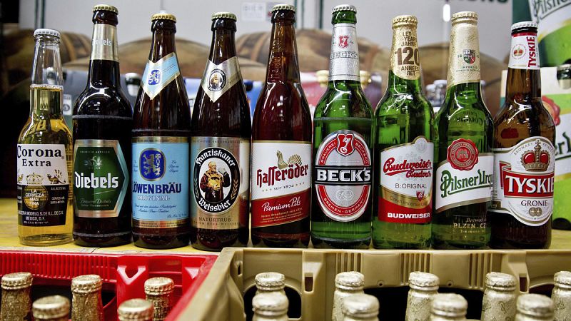 Bruselas aprueba la compra de la cervecera SABMiller por la belga AB InBev si vende su negocio en Europa