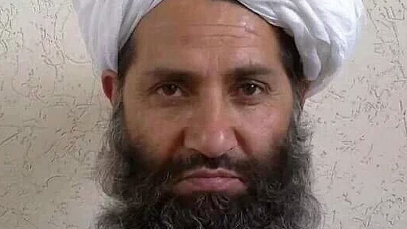 Los talibanes afganos confirman la muerte del mulá Mansur y nombran a su sucesor