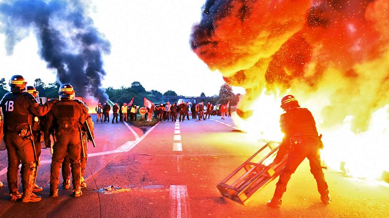Francia recurre a sus reservas estratégicas por el bloqueo de las refinerías en protesta por la reforma laboral