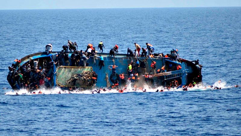 Italia rescata a 500 inmigrantes y recupera siete cadáveres en el mar frente a las costas de Libia