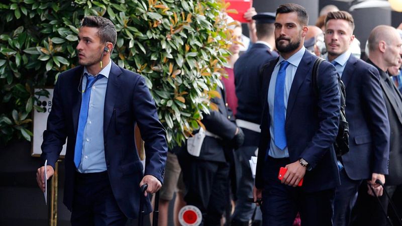 El Atlético ya está en Milán, aclamado por la afición y "sin dejar de creer"