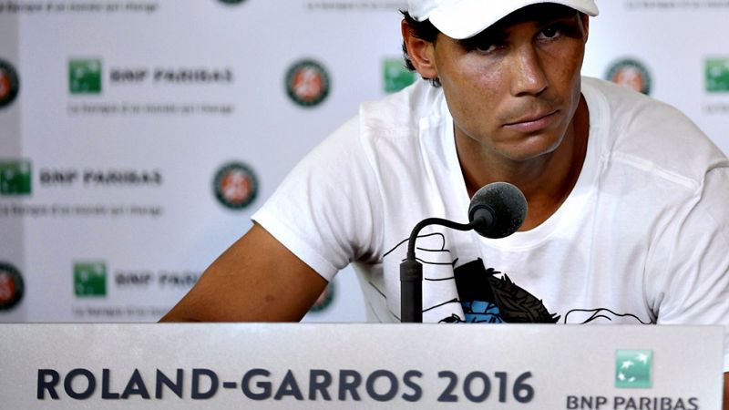 Nadal se retira de Roland Garros por una lesión en la muñeca izquierda