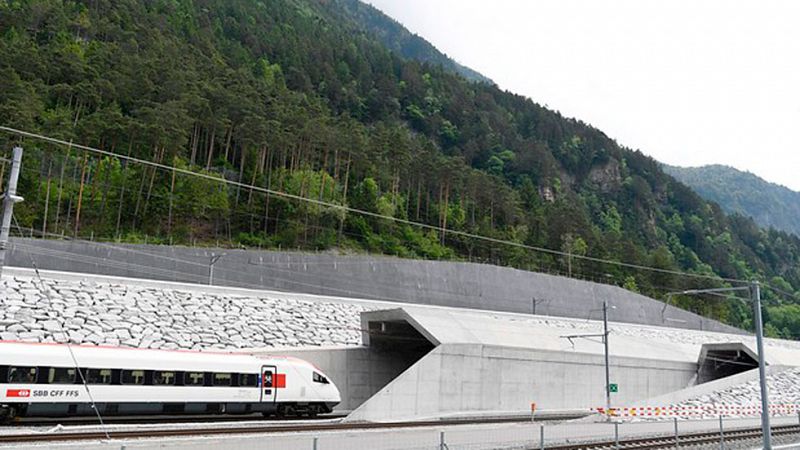 Inaugurado el nuevo túnel ferroviario de San Gotardo, en los Alpes suizos, el más largo y profundo del mundo