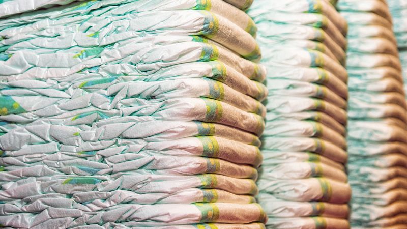 La CNMC multa con 128,8 millones de euros a ocho fabricantes de pañales para adultos por fijar precios