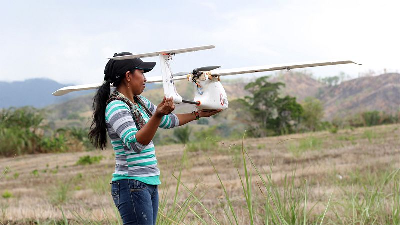 Indígenas panameños aprenden a usar drones para vigilar sus bosques
