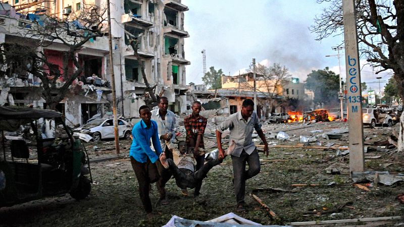 Un ataque terrorista contra un hotel mata a una decena de personas en la capital de Somalia