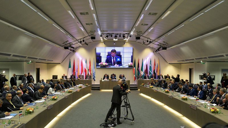 La OPEP no modifica su producción y elige al nigeriano Mohammed Barkindo como nuevo secretario general