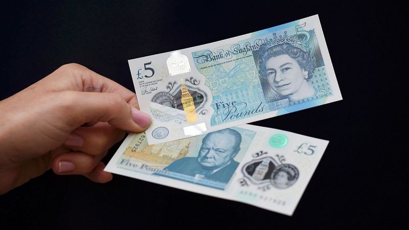 El nuevo billete de cinco libras, con la imagen de Churchill, estará impreso en un material plástico flexible
