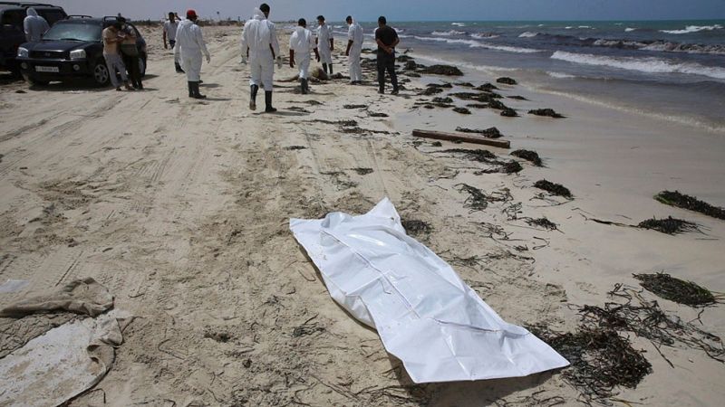 Hallan 117 cadáveres de migrantes en una playa de Libia