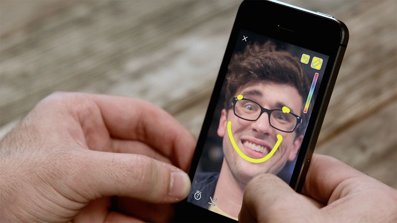 Snapchat supera a Twitter en usuarios diarios y cala entre los jóvenes españoles