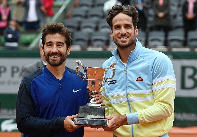 Feliciano y Marc López reinan en el dobles de Roland Garros