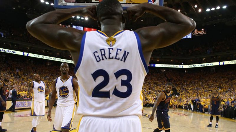 Draymond Green lidera una muy hiriente segunda estocada a los Cavaliers