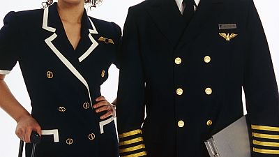 Diez minutos bien empleados - De etiqueta... ¿en el trabajo? - Escuchar ahora