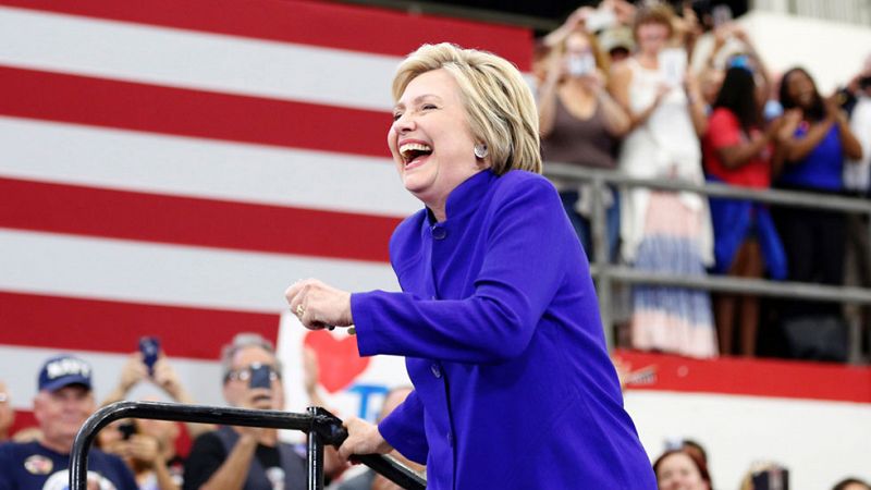 Hillary Clinton consigue los delegados necesarios para ser la candidata demócrata, según los medios estadounidenses