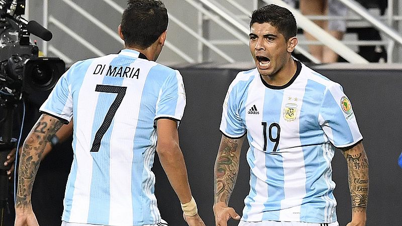 Di María y Banega hacen de Messi en la victoria argentina ante Chile