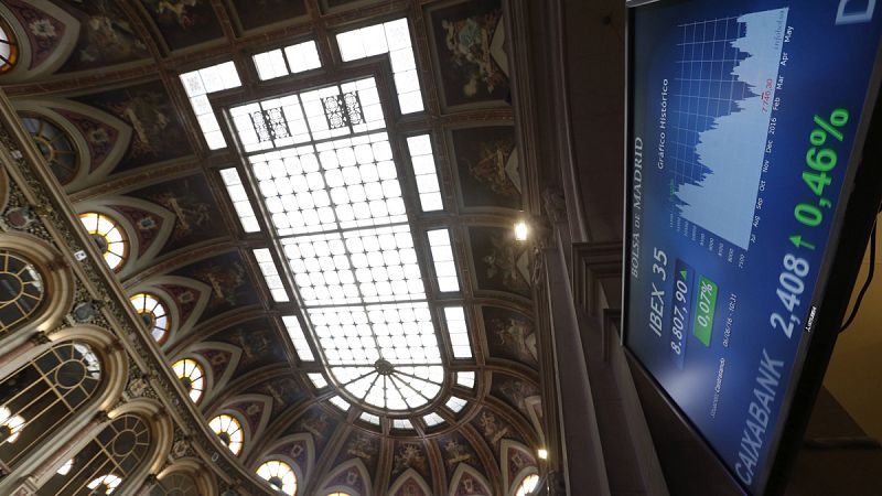 El IBEX 35 sube un 0,8% ante las expectativas de que se retrase la subida de tipos de interés en EE.UU.
