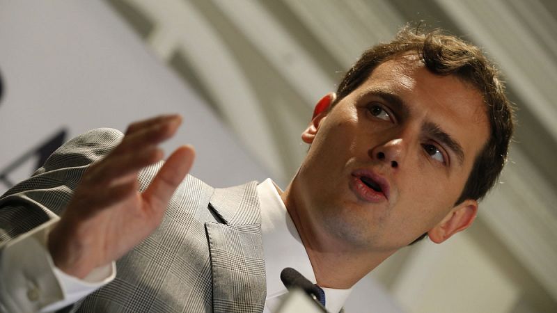 Albert Rivera llega al 'partido de vuelta' tendiendo su mano para alcanzar un gobierno