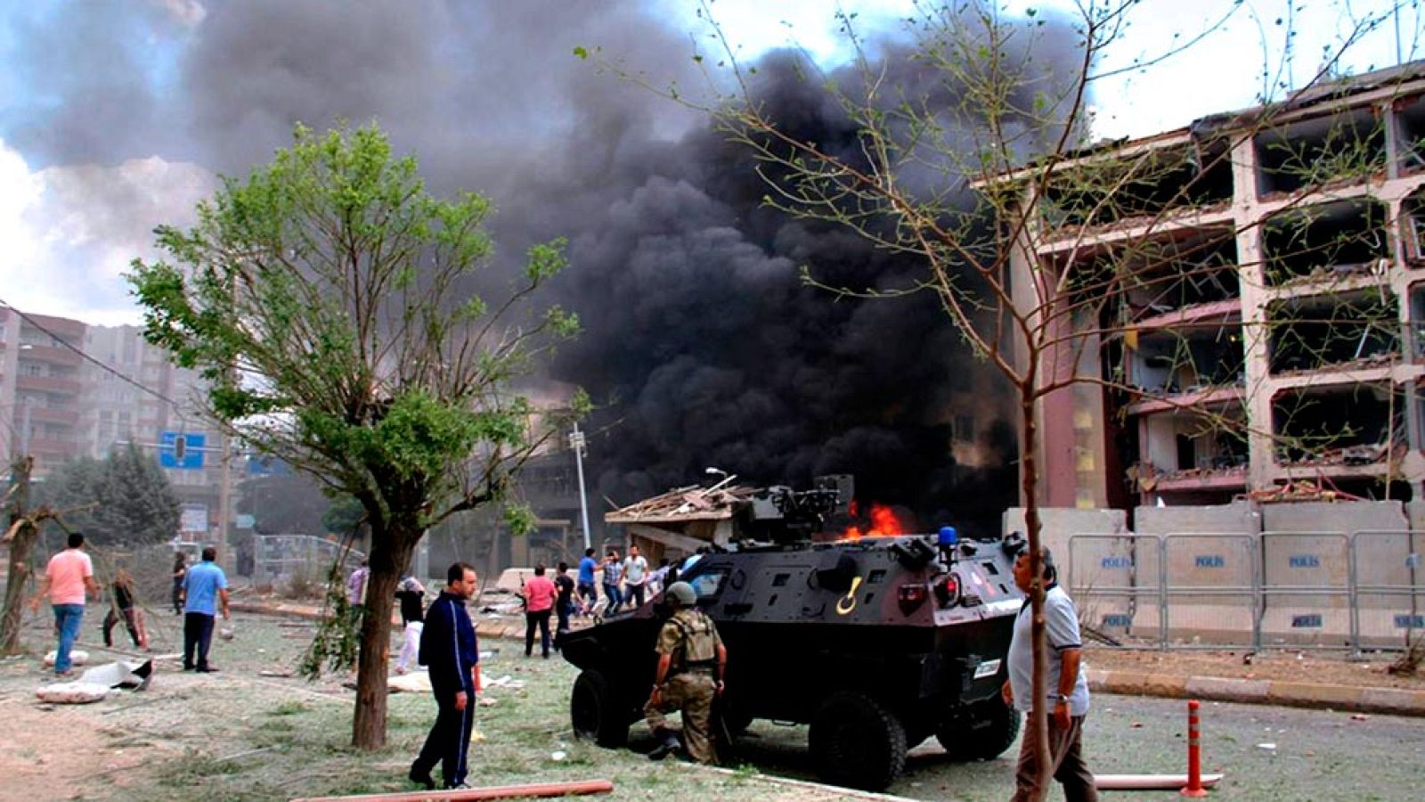 Un ataque con coche bomba mata a cinco personas en el sureste de Turquía